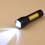 Torcia LED XPE e COB impermeabile con ricarica USB