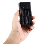 Caricabatterie universale USB per batterie 1,2V e 3,7V