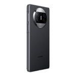 Smartphone pieghevole con doppio schermo OLED e tripla fotocamera