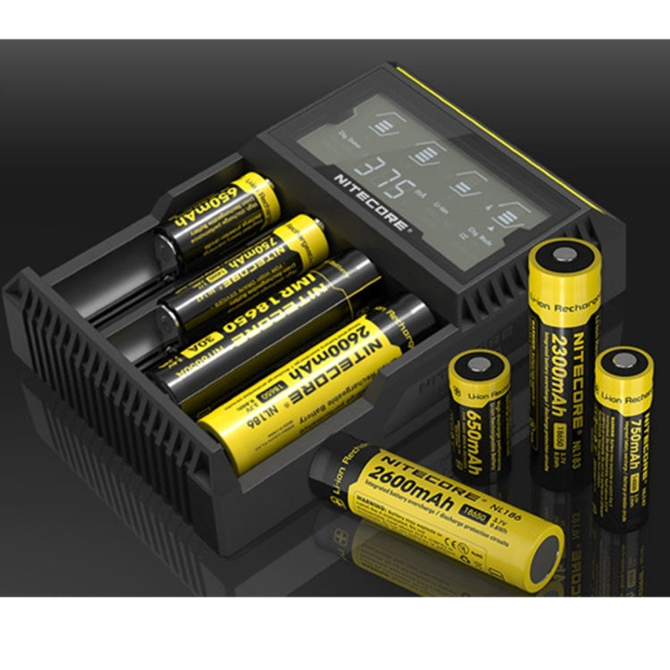 Nitecore D4 Caricabatterie intelligente Digi intelligente con display LCD per batterie 14500, 16340 (RCR123), 18650, 22650, 26650, Ni-MH e Ni-Cd (AA, AAA), D4