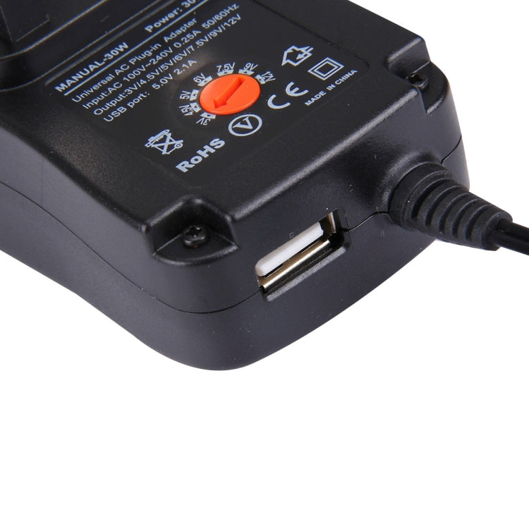 Adattatore universale da parete 30W con porta USB 5V 2,1A