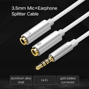 Ugreen Cavo adattatore per connettore audio da 3,5 mm maschio a 2 x 3,5 mm femmina Microfono 2 in 1 + Convertitore cavo sdoppiatore per auricolari, Silver