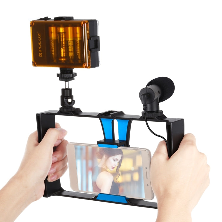 PULUZ 3 in 1 Vlogging Live Broadcast LED Selfie Light Kit di attrezzatura video per smartphone con microfono + testa per treppiede con slitta fredda per iPhone, Galaxy, Huawei, Xiaomi, HTC, LG, Google e altri smartphone, 3-in-1, 3-in-1(Red), 3-in-1(US)...
