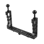 PULUZ Supporto per lampada da immersione doppio regolabile in alluminio CNC per GoPro Hero11 Black / HERO10 Black / HERO9 Black /HERO8 / HERO7 /6 /5 /5 Session /4 Session /4 /3+ /3 /2 /1, Insta360 ONER, DJI Osmo Action e altre action camera            ...