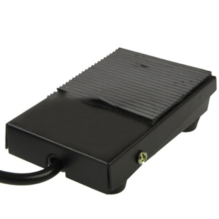 Interruttore a pedale TFS-1 250V 10A con cavo 1m