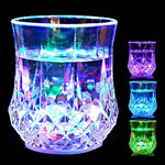 Tazza colorata creativa a LED con luce induttiva arcobaleno e ananas, LED Light Pineapple Cup