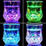 Tazza colorata creativa a LED con luce induttiva arcobaleno e ananas, LED Light Pineapple Cup