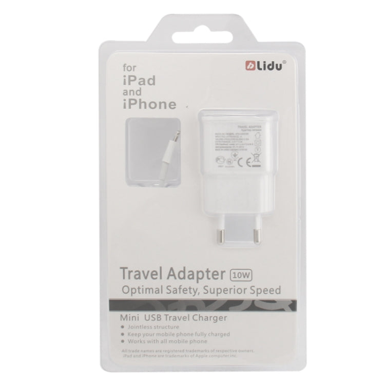 Cavo e caricabatterie da viaggio EU 5V 2A con cavo USB 8 pin