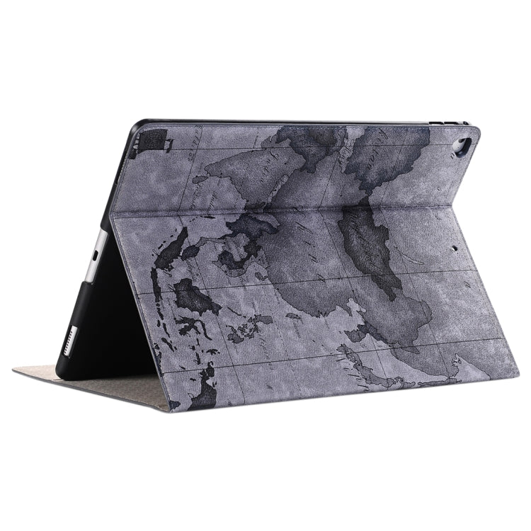 Custodia in pelle con motivo mappa del mondo retrò con supporto, slot per carte e portafoglio per iPad Air 2, consegna casuale
