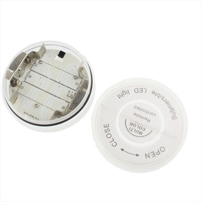 9 LED, 13 colori di luce, con telecomando
