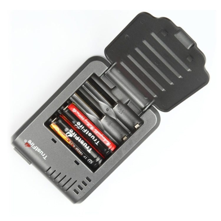 Caricabatterie universale TrustFire 4 slot per batterie 10430-185
