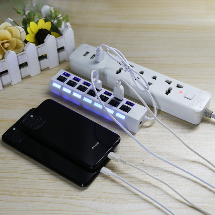 Hub USB 2.0 a 7 porte con interruttore ON/OFF e LED