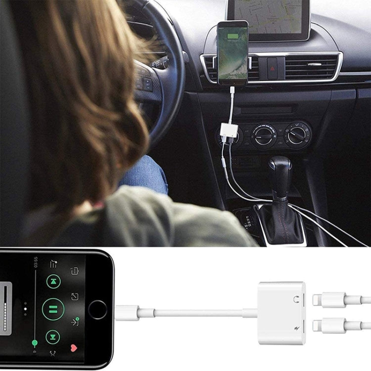 Adattatore 2 in 1 Lightning per ricarica e audio iPhone