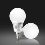 FUT013 5W E14 RGB + CCT Lampadina LED AC100~240v 2.4g WiFi Luci LED dimmerabili con telecomando