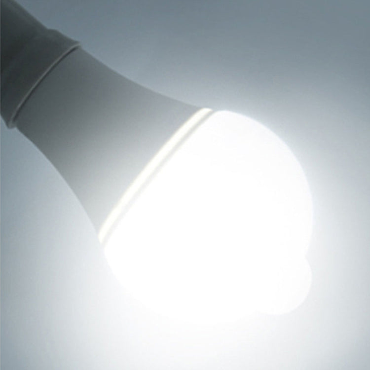 Sensore di movimento impermeabile a luce LED Sensore a infrarossi E27 Lampadina a sensore LED Luce bianca