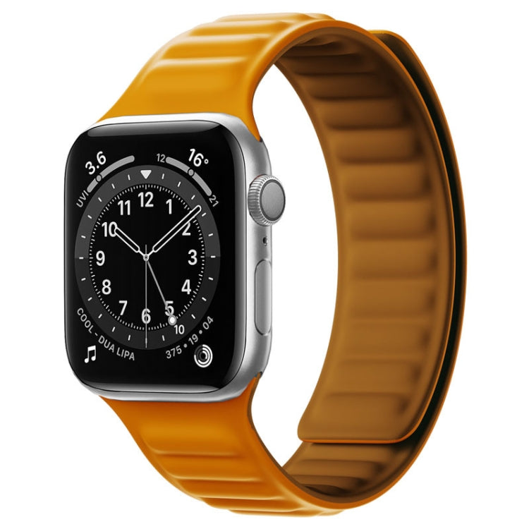 Cinturino in silicone con cinturino magnetico per Apple Watch Series, 7 45mm / 6&SE&5&4 44mm / 3&2&1 42mm