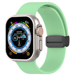 Cinturino per orologio in silicone liscio con fibbia nera magnetica, For Apple Watch Ultra 49mm, For Apple Watch Series 8&7 45mm