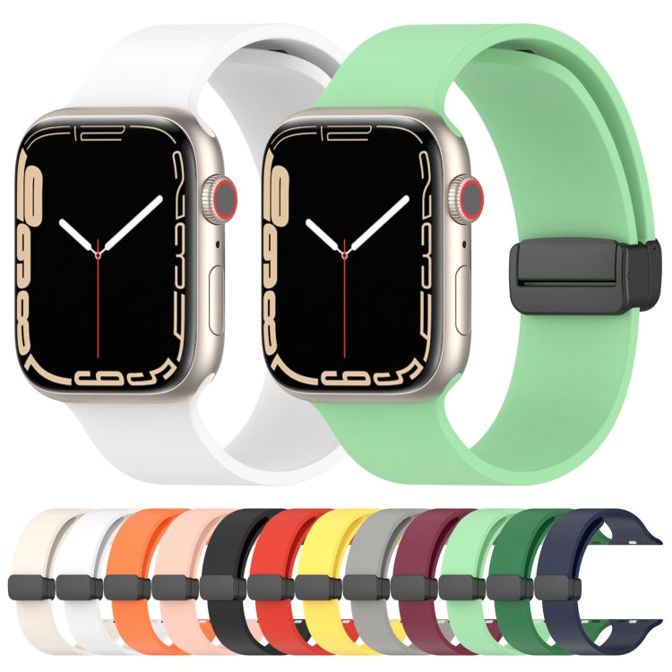 Cinturino per orologio in silicone liscio con fibbia nera magnetica, For Apple Watch Series 8&7 41mm