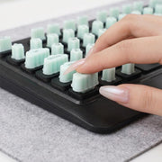Tasti per la digitazione con unghie lunghe