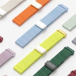 Cinturino per orologio in silicone con fibbia magnetica e motivo a montagne., 22mm