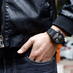 SANDA418 Orologio da polso quadrato Nuoto Allarme impermeabile Luce notturna Orologio da studente maschio Orologio sportivo di moda semplice