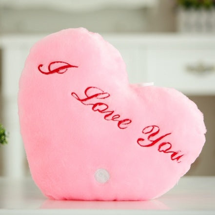 Cuscino giocattolo in peluche leggero a forma di lettera inglese a forma di cuore