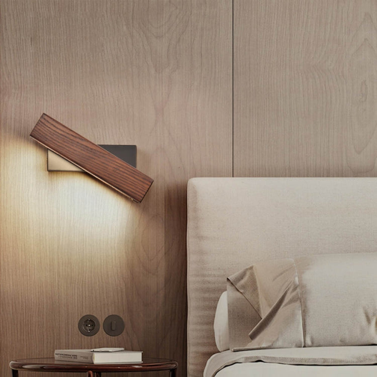 Semplice lampada da parete girevole per camera da letto sul comodino. Luce notturna calda, 21cm, 31cm