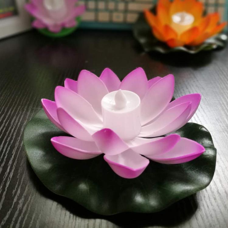 Lampada galleggiante fiore di loto LED 3 colori 20 cm