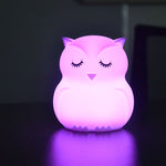 Simpatico gufo cartone animato colorato lampada a LED creativo silicone luce notturna lampada giocattolo per bambini decorazione della camera da letto luce di ricarica USB