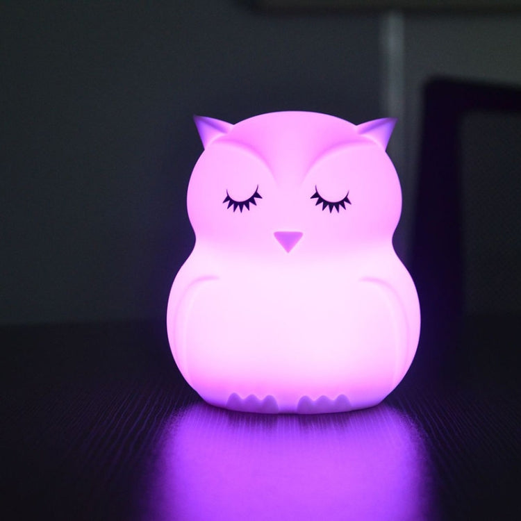 Simpatico gufo cartone animato colorato lampada a LED creativo silicone luce notturna lampada giocattolo per bambini decorazione della camera da letto luce di ricarica USB