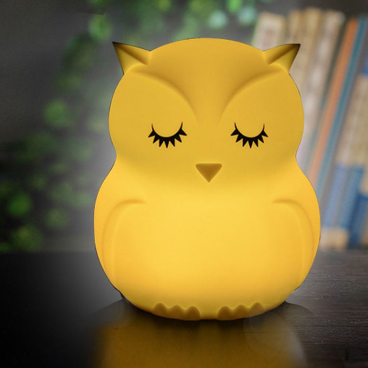 Simpatico gufo cartone animato colorato lampada a LED creativo silicone luce notturna lampada giocattolo per bambini decorazione della camera da letto luce di ricarica USB