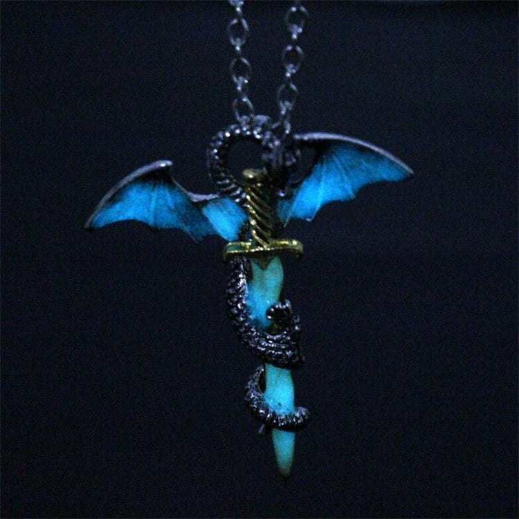 Collana con ciondolo spada drago gioielli luminosi Collana anime scura