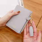 Portafoglio da donna con nappa bifold dal design breve Porta carte di credito corto in pelle PU