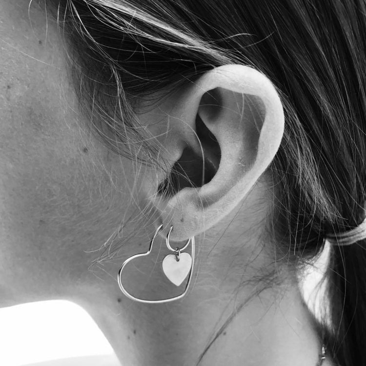 Set di orecchini a cerchio a forma di cuore d'amore in metallo semplice moda donna