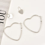 Set di orecchini a cerchio a forma di cuore d'amore in metallo semplice moda donna