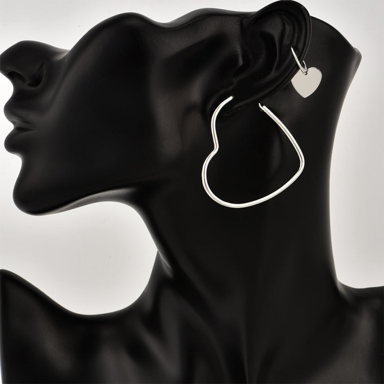 Set di orecchini a cerchio a forma di cuore d'amore in metallo semplice moda donna