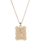 Collana geometrica con rosa quadrata e catena clavicola