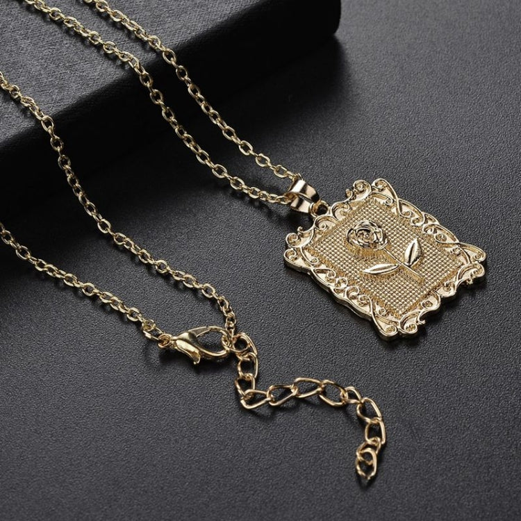 Collana geometrica con rosa quadrata e catena clavicola