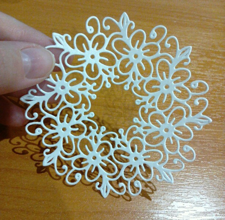 Stencil per creazione di biglietti d'auguri per album di libri fustellati con coltello a ghirlanda cava, Hollow Garland Shape