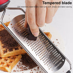 Grattugia per formaggio Lama in acciaio inossidabile Affettatrice per formaggio Grattugia per limone Pialla per raschiare il cioccolato con copertura protettiva, Cheese Grater (Red), Cheese Grater (Black)