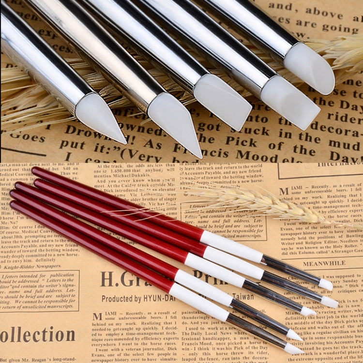 Penna manicure 5 in 1 con pennelli in silicone e plastica