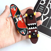 10 pezzi di mini skateboard da dito, giocattoli sportivi creativi con la punta delle dita, consegna in stile casuale, 10 PCS Mini Finger Skateboard