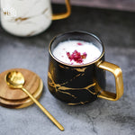Tazza da caffè in ceramica con tazza da tè in ceramica serie oro opaco in marmo con coperchio o vassoio in legno