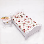Letto singolo bianco in legno 1:12 per casa delle bambole