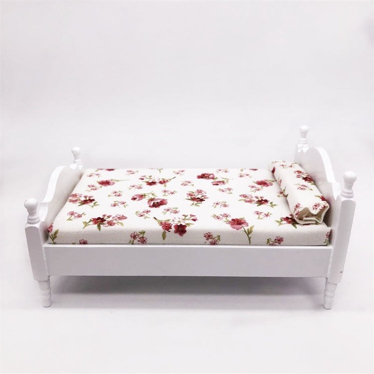 Letto singolo bianco in legno 1:12 per casa delle bambole