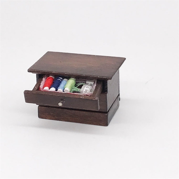 Scatola da cucito in legno massello 1:12 miniatura