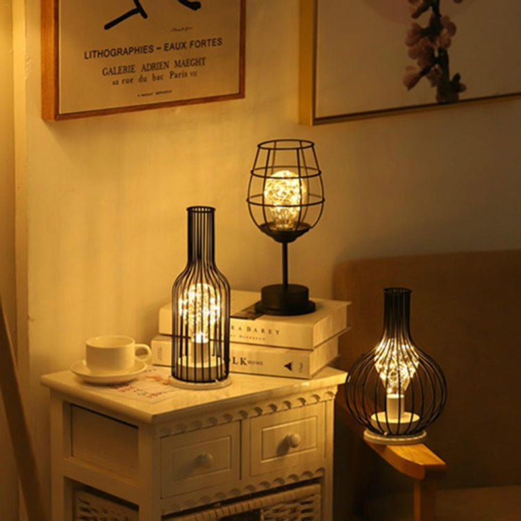 Lampada da tavolo a LED in stile retrò classico in ferro Lampada da lettura Lampada da lettura Luce notturna Lampada da camera Illuminazione da scrivania Decorazione della casa, Red Wine Glass, Red Wine Bottle, Wake up Bottle, Separate Jug             ...