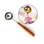 Manico in legno Sigillo in ottone Cucchiaio per cera Strumento per sciogliere la ceralacca Conto a mano Cucchiaio per vernice antincendio in acciaio inossidabile, Stainless Steel Spoon, Rose Gold Spoon, Straight Round Wooden Spoon, Big with Black Handle