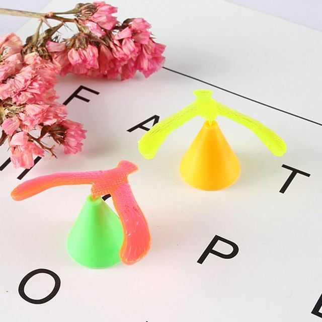 10 pezzi giocattolo divertente per bambini in plastica mini fai da te magico bilanciamento uccello regalo per bambini, consegna colore casuale, Magic Balancing Bird