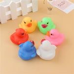 10 giocattoli per il bagnetto del bambino dell'anatra della luce di induzione dell'acqua del LED, consegna casuale di colore, Light Duck Bath Toy